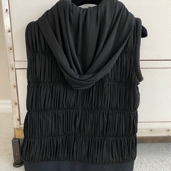 Chanel Vest Jersey - Picture 6 of 6